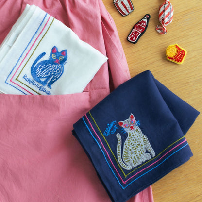 刺繍ハンカチ／ネコ