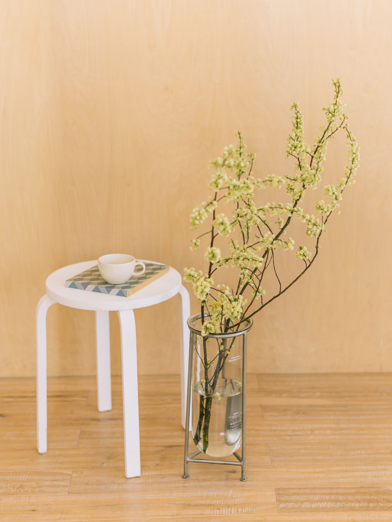 GLASS TUBE WITH STAND