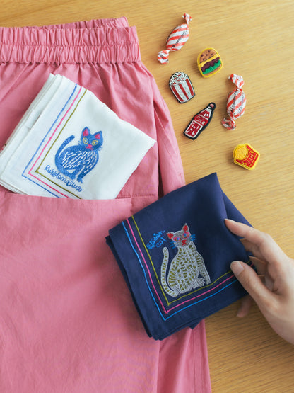 刺繍ハンカチ／ネコ