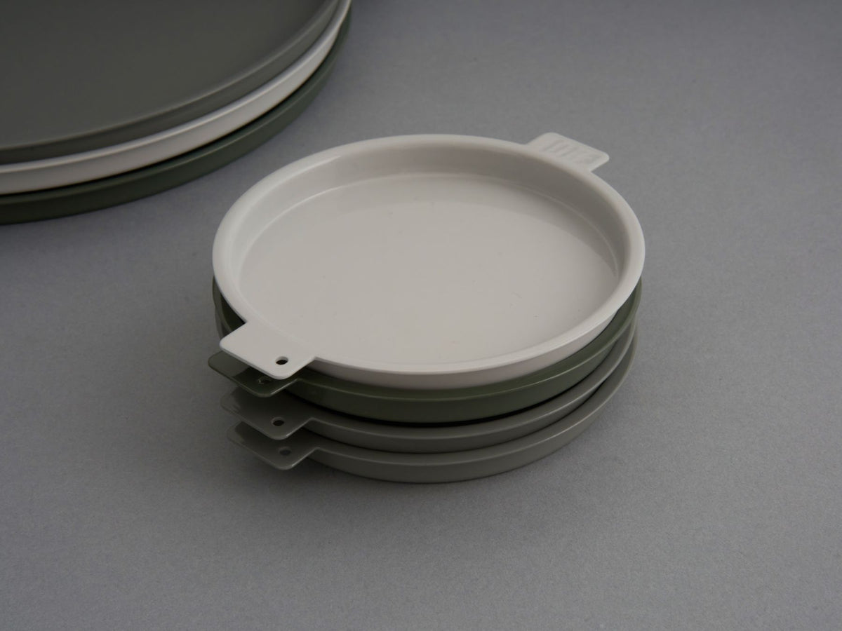 yumiko iihoshi porcelain／‘Colored’ aluminum tray round