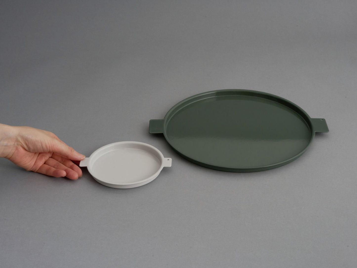 yumiko iihoshi porcelain／‘Colored’ aluminum tray round