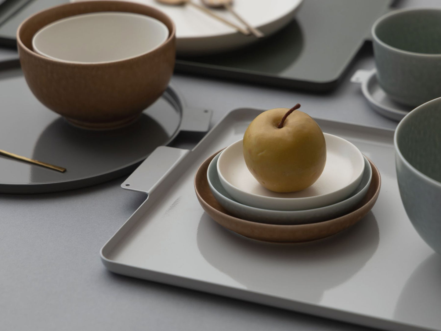 yumiko iihoshi porcelain／‘Colored’ aluminum tray square・rectangle