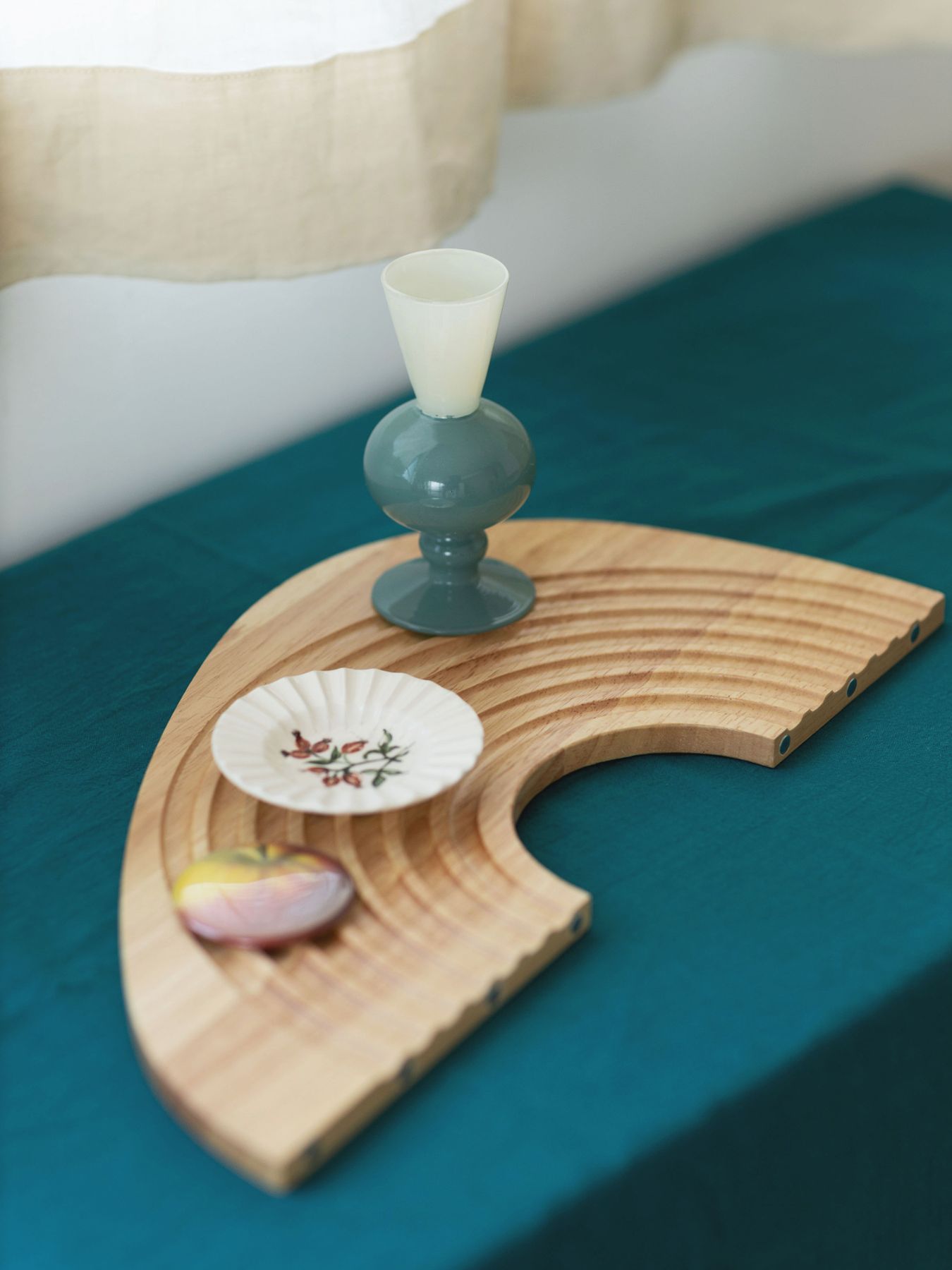 WOOD TRIANGLE TRAY（木製トレイ）