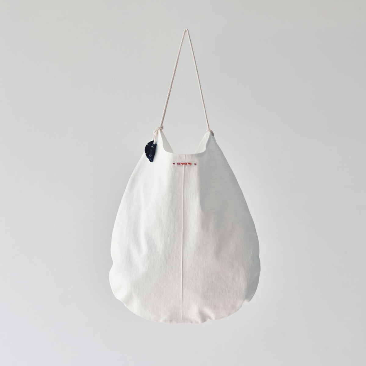 L／WHITE
